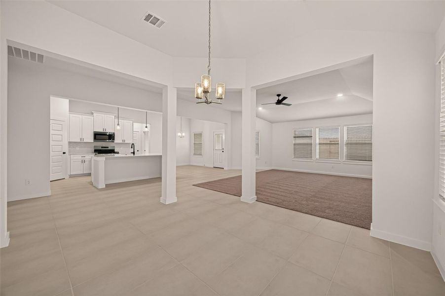 Spacious, unfurnished interior of a new home in Foxtail Palms, Manvel (Image 33). Spacious, unfurnished interior of a new home in Foxtail Palms, Manvel (Image 33).