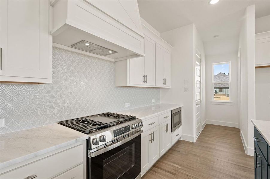 Furnished interior view inside a new home in Rocky Top Ranch, Reno (Image 9).