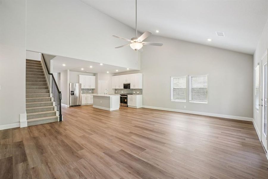 Photo is not of the actual home, but is an inspirational photo of builder’s model home and may depict options, furnishings, and/or decorator features that are not included. Photo is not of the actual home, but is an inspirational photo of builder’s model home and may depict options, furnishings, and/or decorator features that are not included.