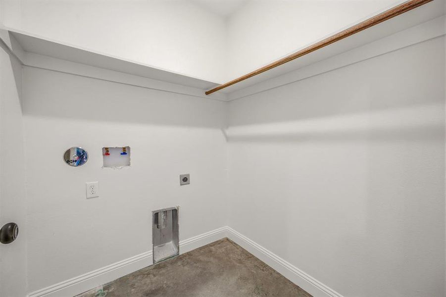 Spacious, unfurnished interior of a new home in , Weatherford (Image 16).
