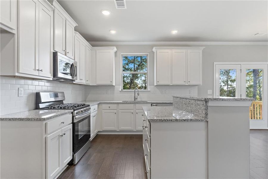 Furnished interior view inside a new home in Stratford Square, Lawrenceville (Image 6).