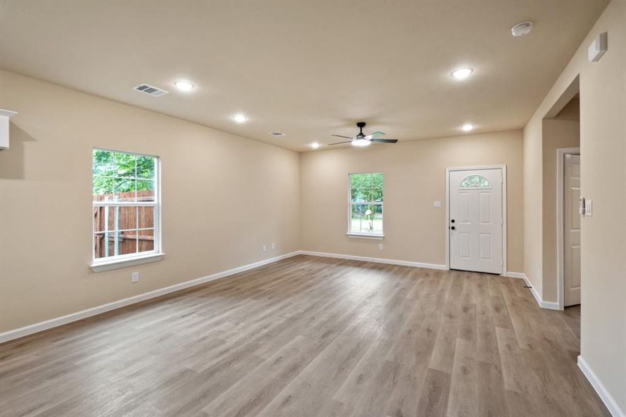 Spacious, unfurnished interior of a new home in , Mabank (Image 22).