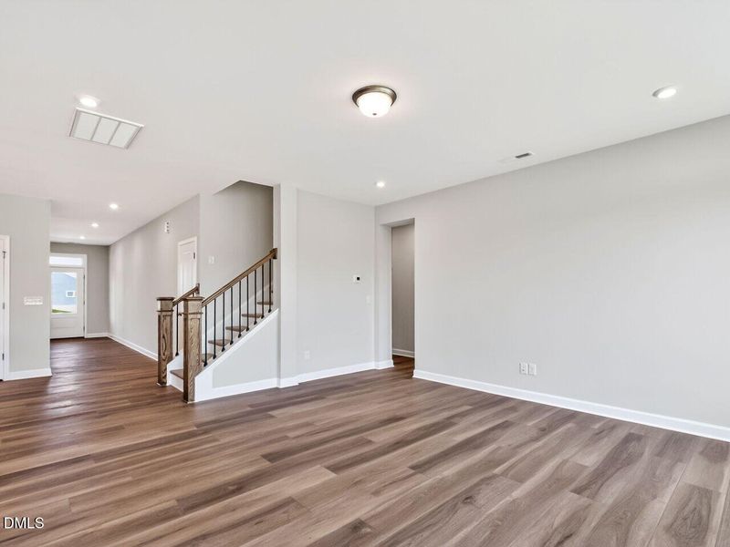 013-1280x960-living-room