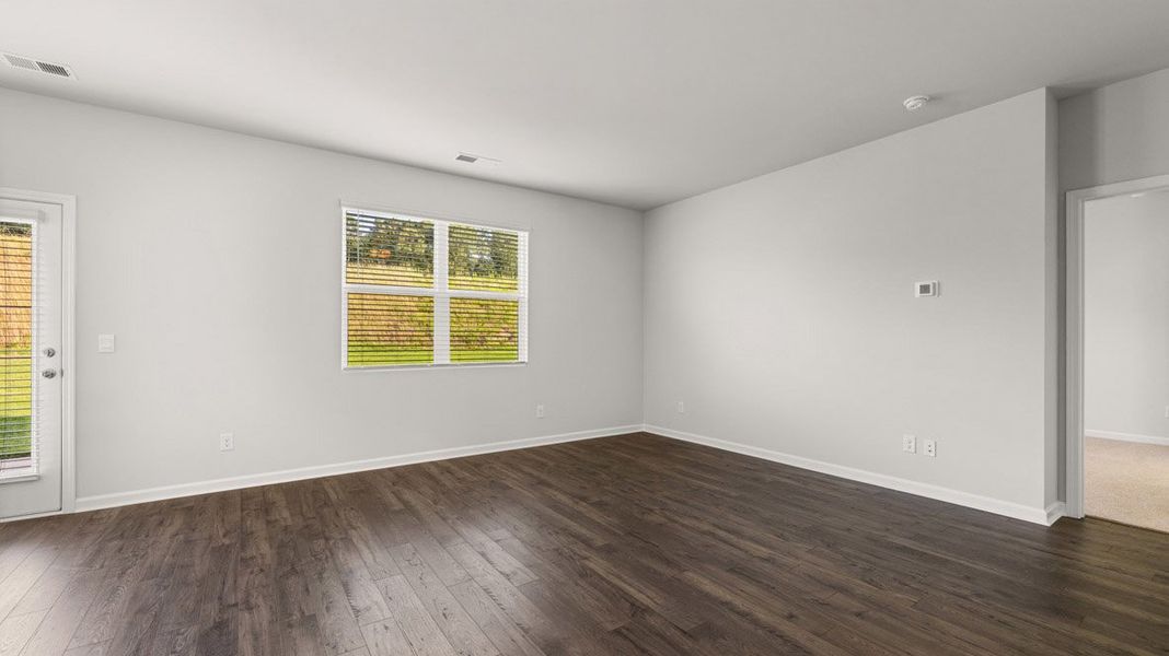 Spacious, unfurnished interior of a new home in Captain's Corner, Grovetown (Image 15).