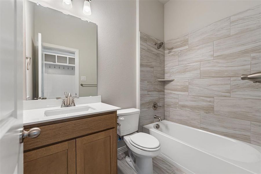 Furnished interior view inside a new home in Parker Heights, Valley View (Image 13). Furnished interior view inside a new home in Parker Heights, Valley View (Image 13).