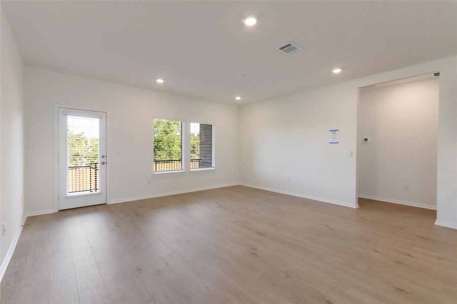 Spacious, unfurnished interior of a new home in Bar W Ranch, Leander (Image 25). Spacious, unfurnished interior of a new home in Bar W Ranch, Leander (Image 25).