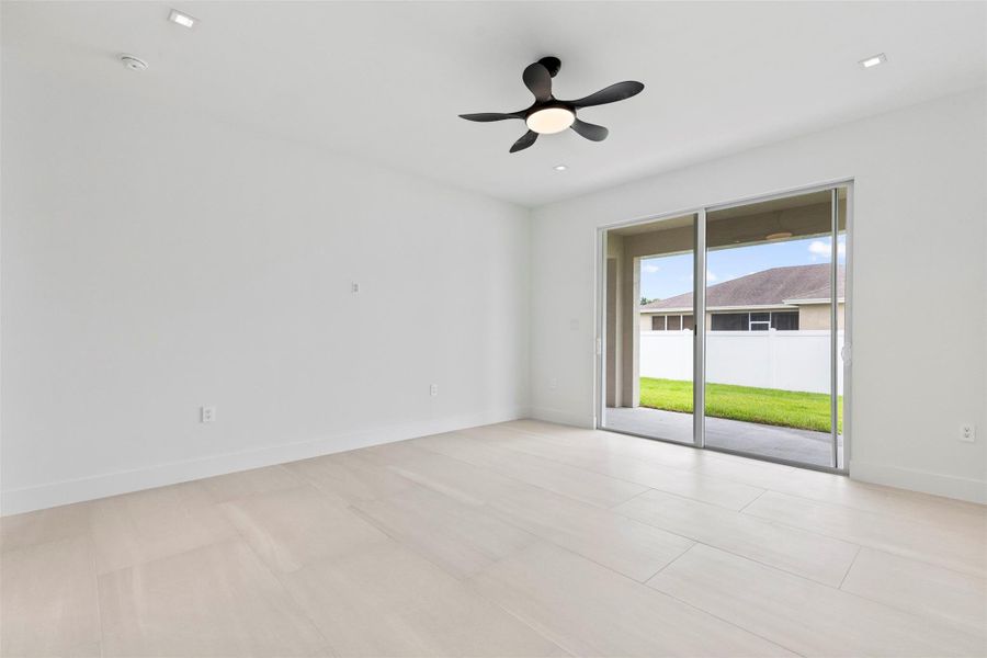 Spacious, unfurnished interior of a new home in , Port St. Lucie (Image 22).