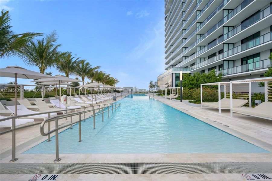 Condo located in Miami Beach, FL showcasing its design and architecture (Image 4).