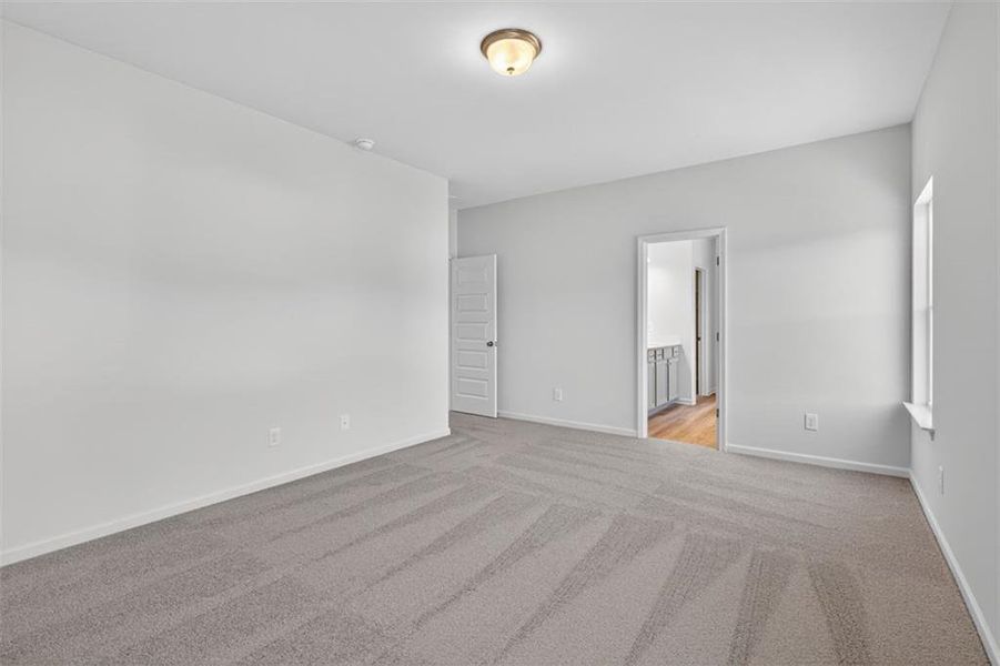 Spacious, unfurnished interior of a new home in Longbrooke, Rome (Image 26).