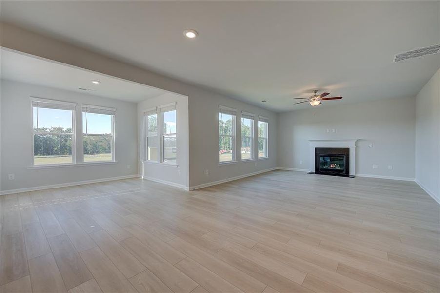 Spacious, unfurnished interior of a new home in Cooper Park, McDonough (Image 17).