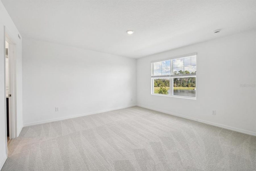 Spacious, unfurnished interior of a new home in , Winter Garden (Image 29).