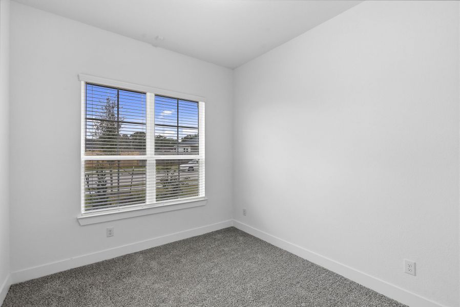 Spacious, unfurnished interior of a new home in Mulberry Farms, Santa Fe (Image 17).
