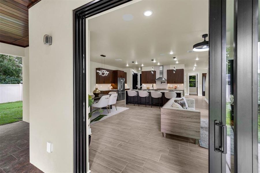 Furnished interior view inside a new home in , Orlando (Image 34).