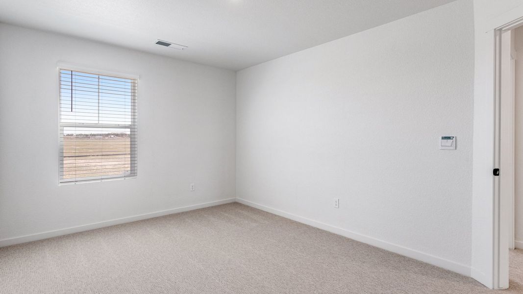 Spacious, unfurnished interior of a new home in Horizon Uptown, Aurora (Image 15).