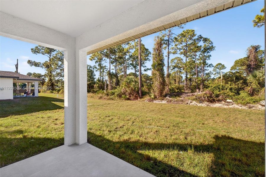 Exterior details and patio area of a home in , Lehigh Acres (Image 4).