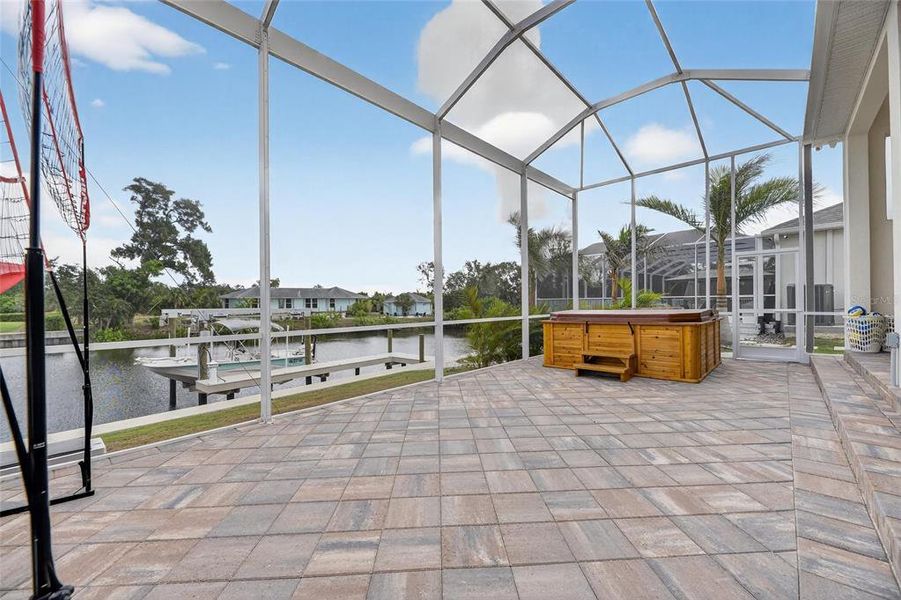 Exterior details and patio area of a home in , Apollo Beach (Image 21).