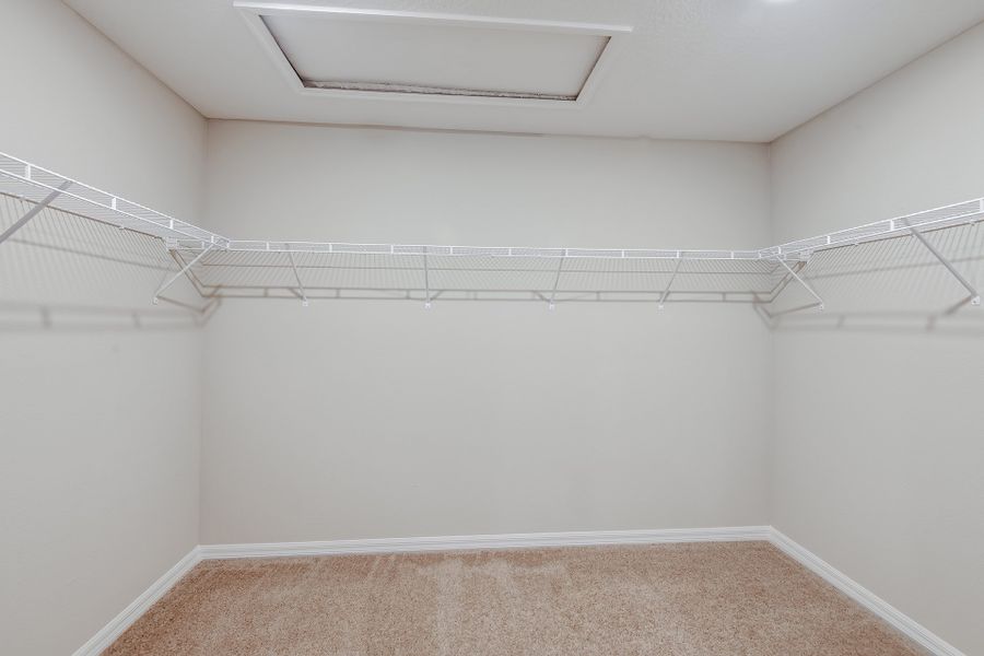 Spacious, unfurnished interior of a new home in Two Rivers, Zephyrhills (Image 22).
