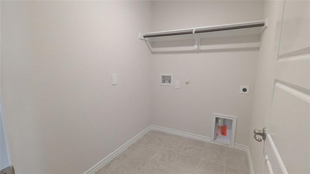 Spacious, unfurnished interior of a new home in Trailstone, Caddo Mills (Image 8).