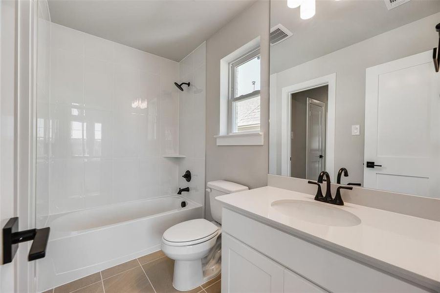 Furnished interior view inside a new home in Providence Cove, McKinney (Image 9). Furnished interior view inside a new home in Providence Cove, McKinney (Image 9).