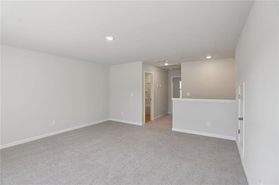 Spacious, unfurnished interior of a new home in Westmont Preserve, Powder Springs (Image 23).