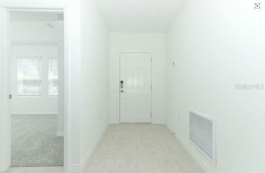 Spacious, unfurnished interior of a new home in Brookland Park, Auburndale (Image 10). Spacious, unfurnished interior of a new home in Brookland Park, Auburndale (Image 10).