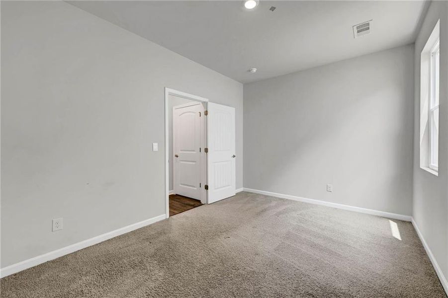 Spacious, unfurnished interior of a new home in Rosewood Farms, Acworth (Image 14). Spacious, unfurnished interior of a new home in Rosewood Farms, Acworth (Image 14).