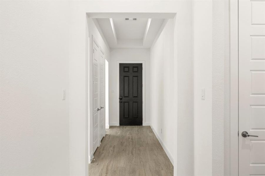 13_03. 1431 Kirkdale - Entry