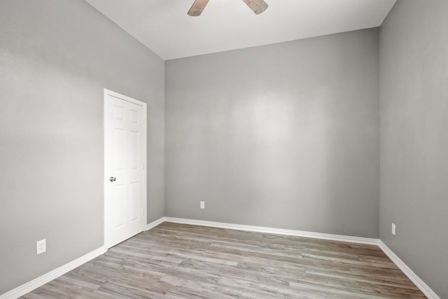 Spacious, unfurnished interior of a new home in , Houston (Image 12).