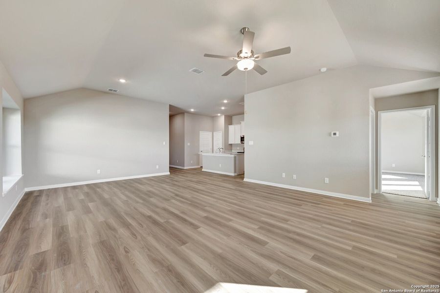 Spacious, unfurnished interior of a new home in Greenspoint Heights, Seguin (Image 30).