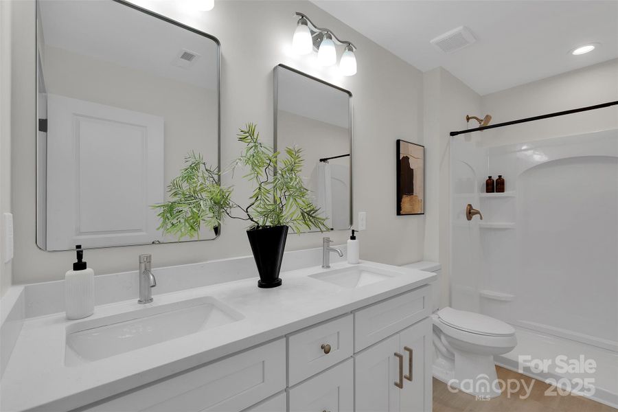 Owner Suite - Bathroom