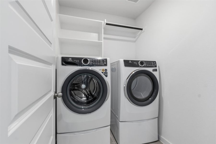 Close-up of interior finishes inside a home in Mostyn Springs, Magnolia (Image 13). Close-up of interior finishes inside a home in Mostyn Springs, Magnolia (Image 13).
