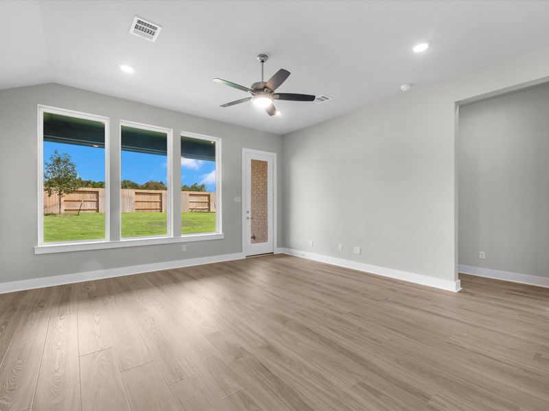 Spacious, unfurnished interior of a new home in Clopton Farms, Montgomery (Image 13).