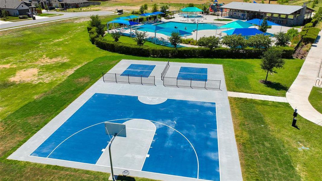 Community amenities in Crosswinds, Kyle (Image 27).