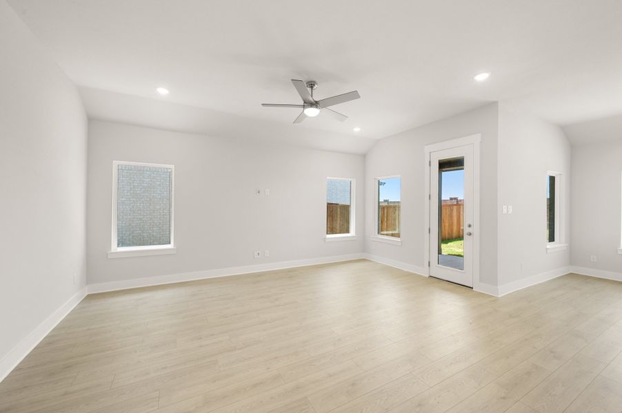 Spacious, unfurnished interior of a new home in Wildflower Ranch, Fort Worth (Image 17).