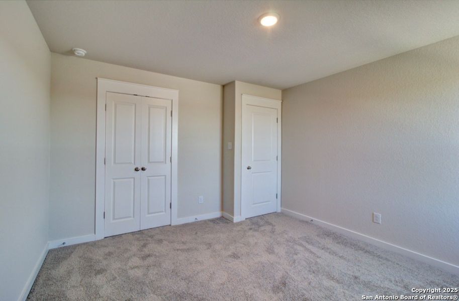 Spacious, unfurnished interior of a new home in Westridge, San Antonio (Image 26).