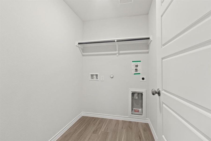 Spacious, unfurnished interior of a new home in Retreat at Fossil Creek, Fort Worth (Image 10).