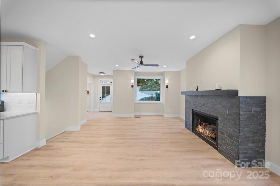 Spacious, unfurnished interior of a new home in , Asheville (Image 22).