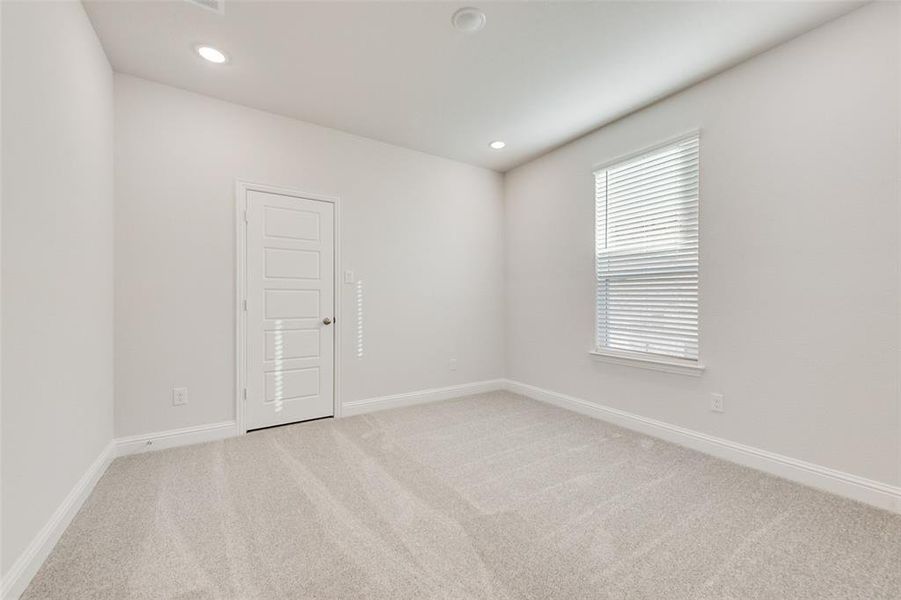 Spacious, unfurnished interior of a new home in Wildflower Ranch, Justin (Image 27).