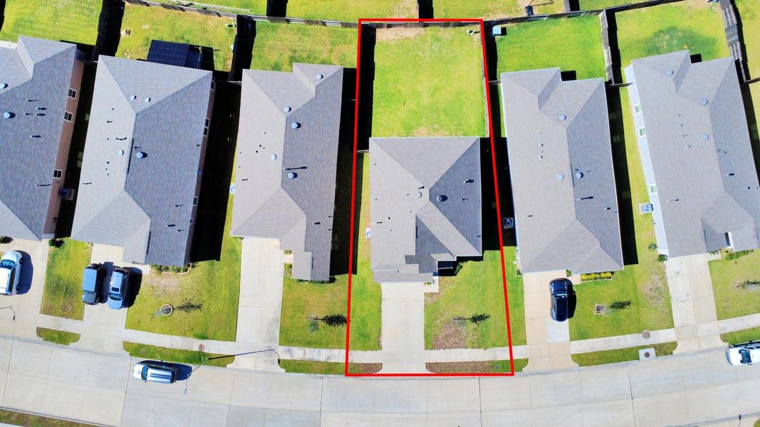 Image 35 of a home in Olympia Falls.