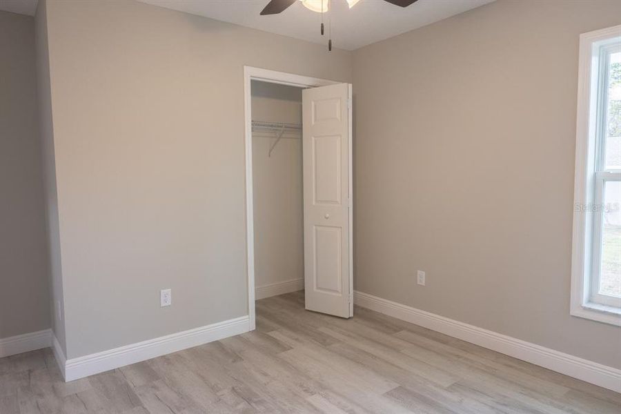 Spacious, unfurnished interior of a new home in , Citrus Springs (Image 20).