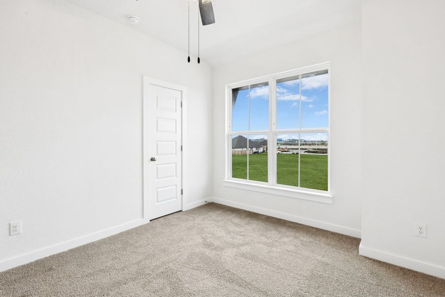 Spacious, unfurnished interior of a new home in Mayfair, New Braunfels (Image 24).