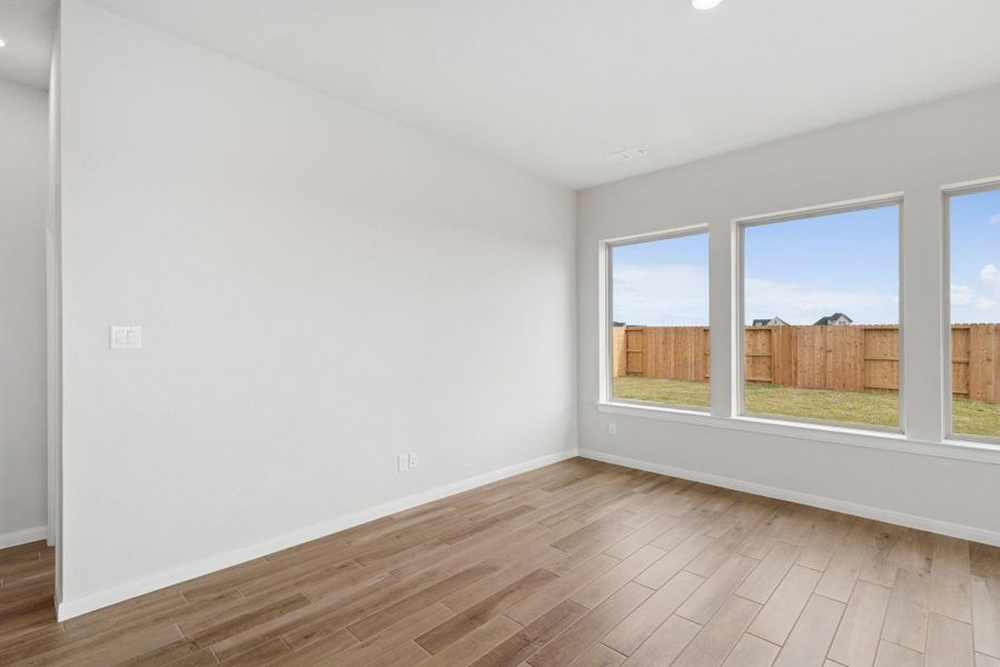 Spacious, unfurnished interior of a new home in Beacon Point at Lago Mar 50’ Homesites, Texas City (Image 25).