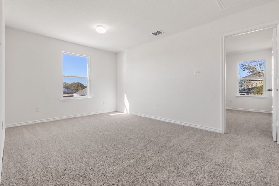 Spacious, unfurnished interior of a new home in Spanish Trails Villas, San Antonio (Image 7).