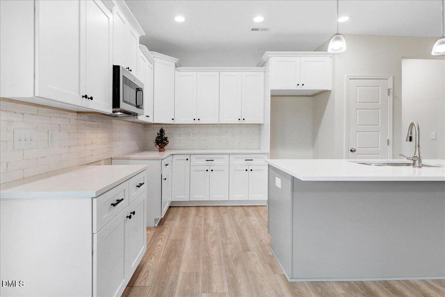 20-307 Creeks Edge Dr-20