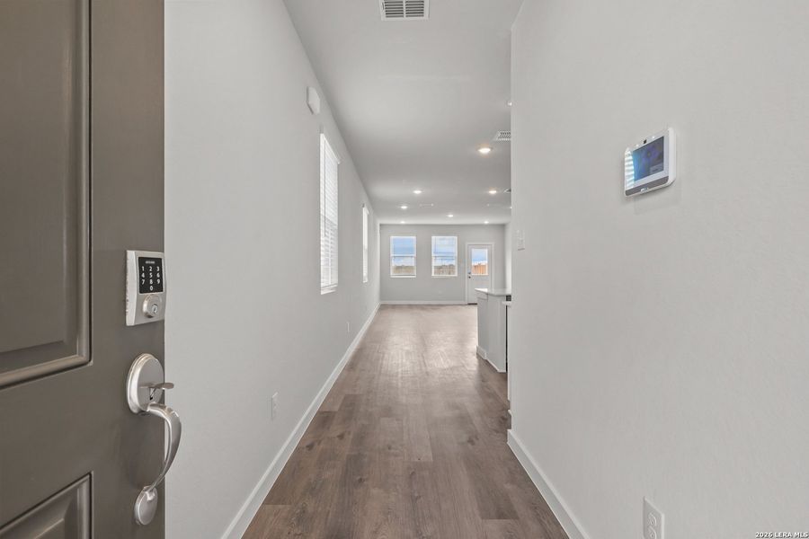 Spacious, unfurnished interior of a new home in Agave, San Antonio (Image 20). Spacious, unfurnished interior of a new home in Agave, San Antonio (Image 20).