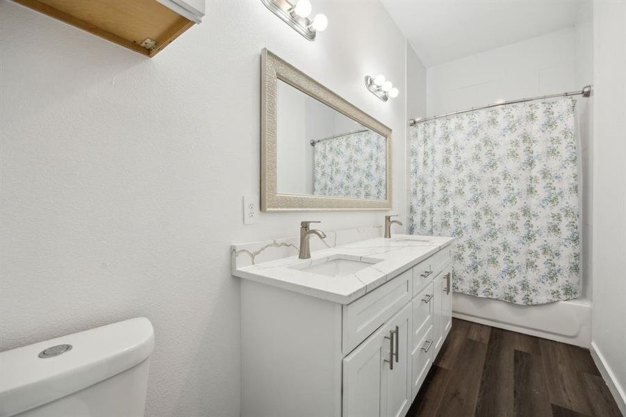 Furnished interior view inside a new home in , Dallas (Image 7).