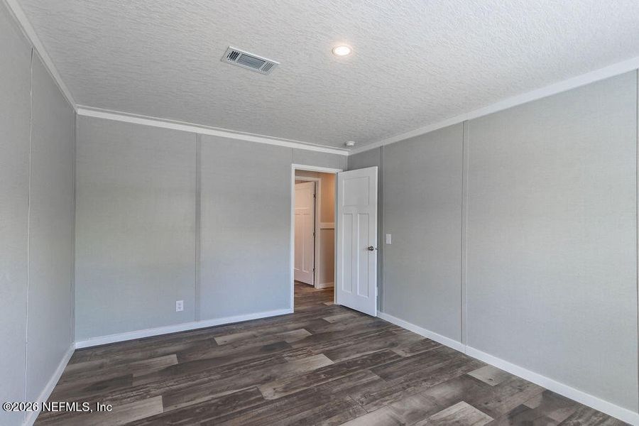 Spacious, unfurnished interior of a new home in , Florahome (Image 22).
