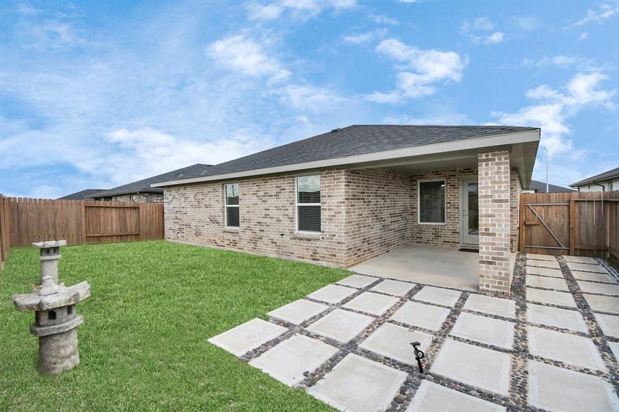 Covered patio and upgraded patio space