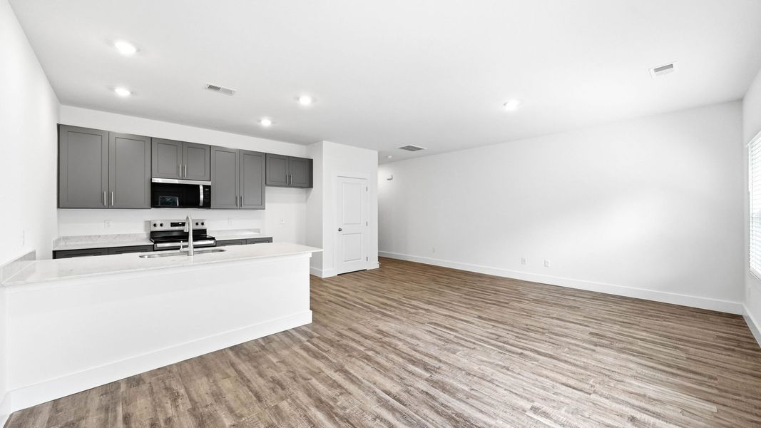 Spacious, unfurnished interior of a new home in The Arbor Townhomes, Kingsport (Image 12).
