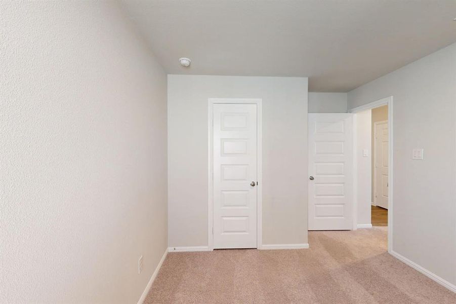 Spacious, unfurnished interior of a new home in Mobberly Farms, Pilot Point (Image 10).